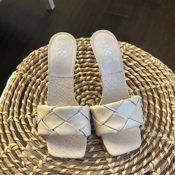 Vince Camuto Beige Woven Women's Sandals - Picture 2 of 8